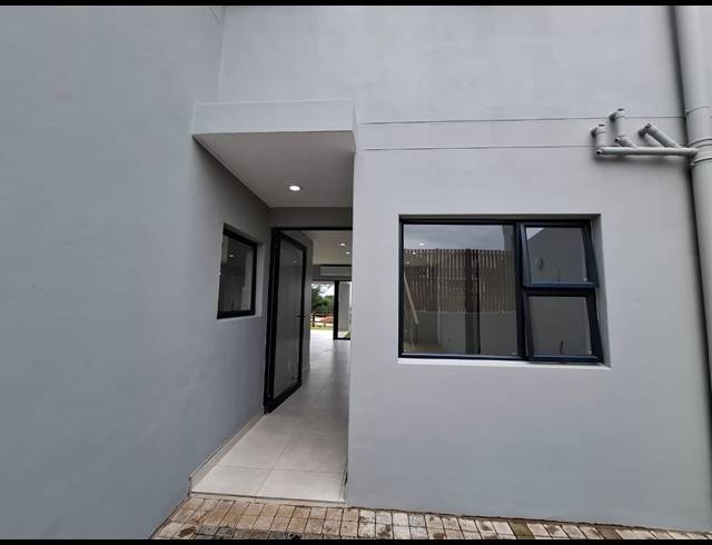 2 BEDROOM TOWNHOUSE FOR SALE IN SHAKAS ROCK